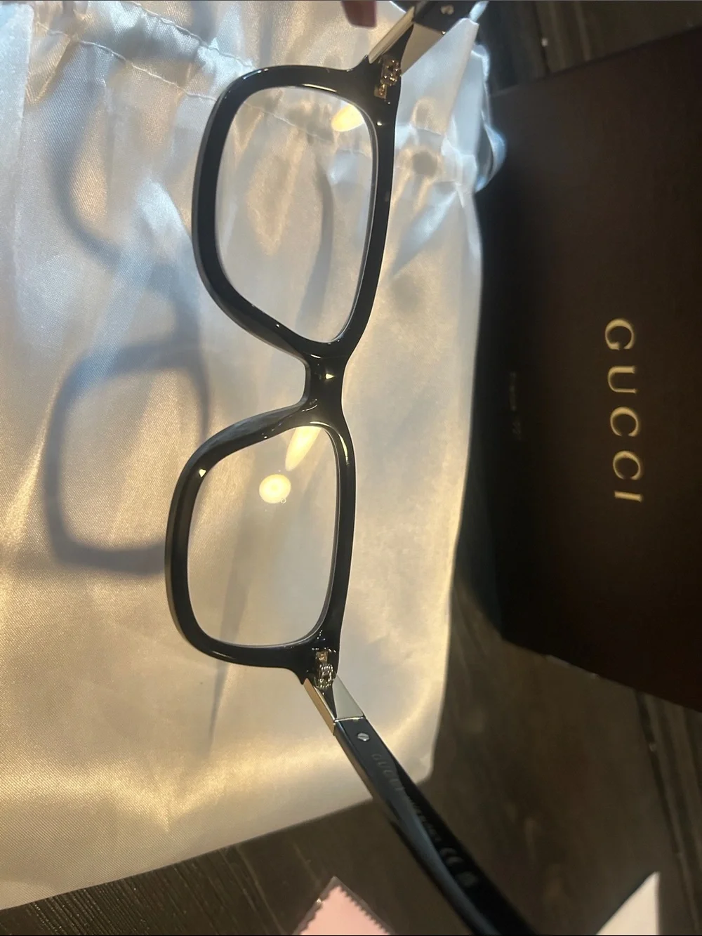 Gucci Black Rectangular Acetate Glasses eye mask and pouch - Picture 7 of 10